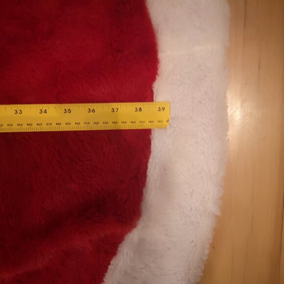 Dan Dee Collectors Choice Red & White Faux Fur w/ Backing Christmas Tree Skirt - Picture 5 of 7